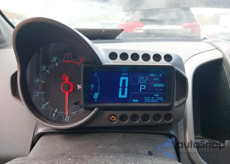 2015 Chevrolet Sonic Lt Auto из США, поврежденный, VIN 1G1JC6SBXF4171393